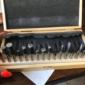 West ward 16 pcs carbide bur set  New never used
See picture
Firm price